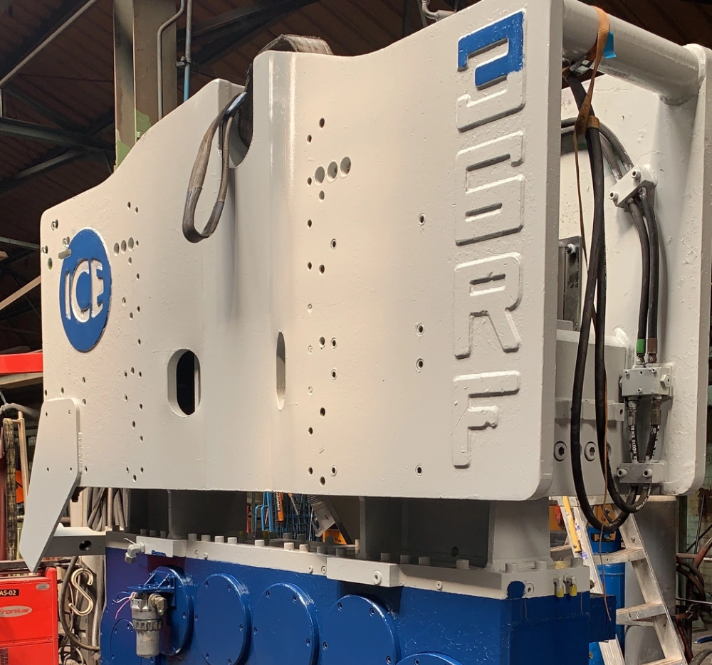 Image of a ICE 36RF Vibratory Hammer undergoing maintenance at Hera Hammers.